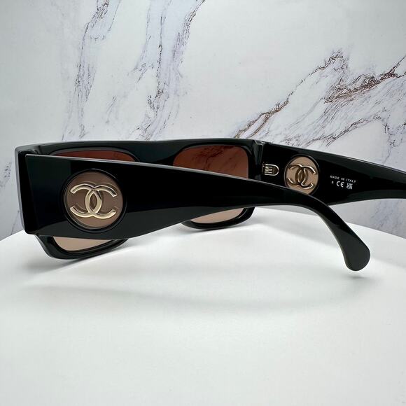 CHANEL Sunglasses Black Square Shield Gold CC Gradient Brown Lens